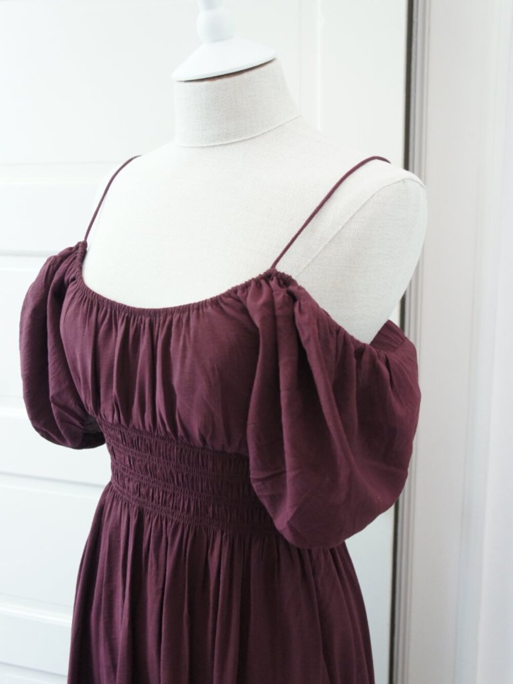Abercrombie Long Burgundy Smocked Off the Shoulder Peasant Dress Size Small - Picture 7 of 10